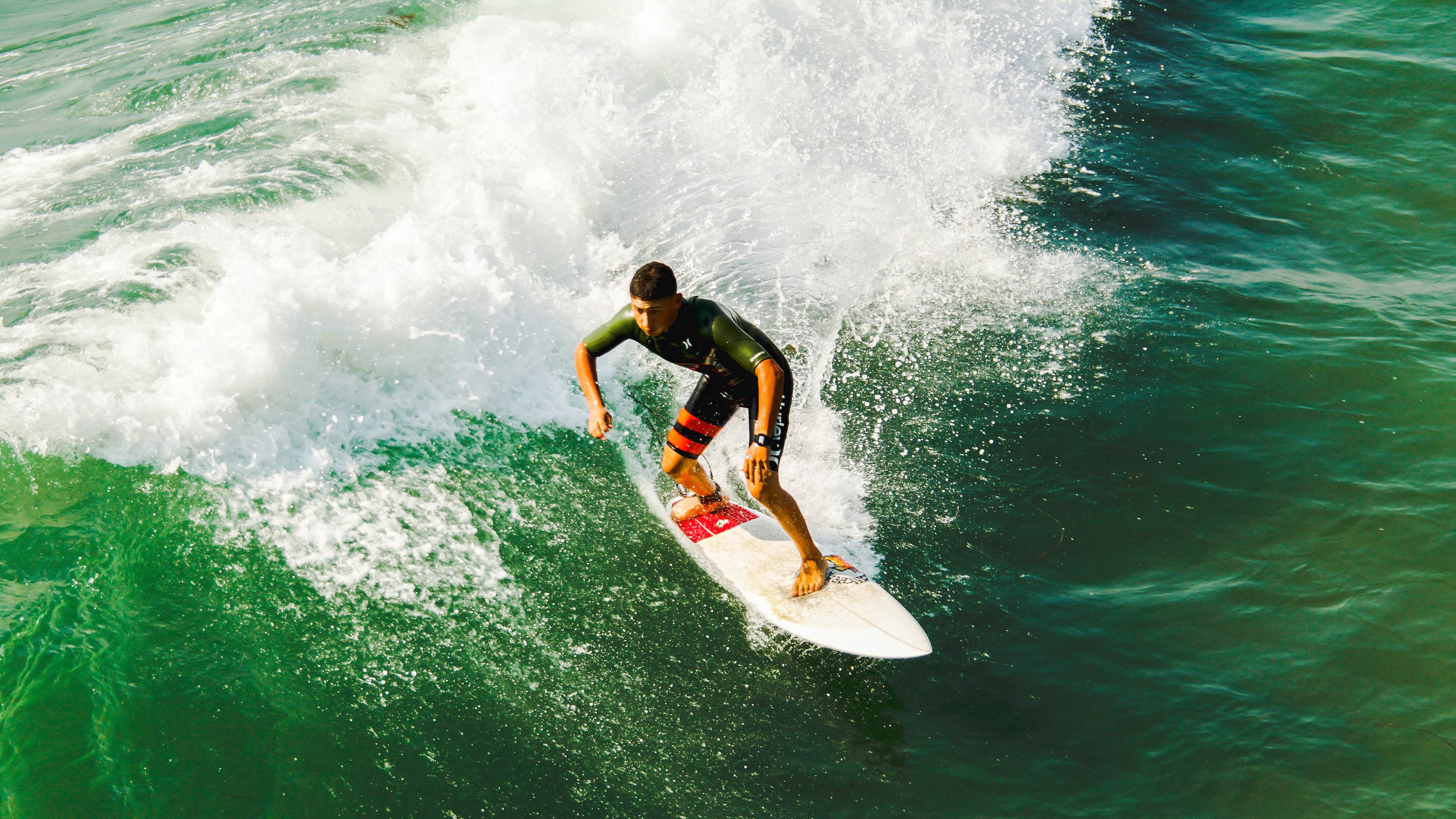 九游电脑版-勇士发布球员幕后花絮展示备战日常,勇士入场